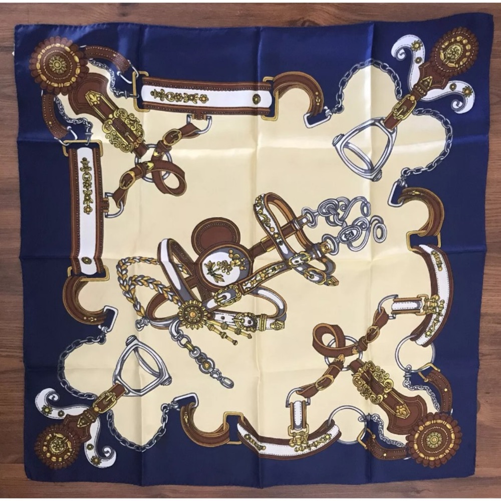 Vintage Lady Heritage Equestrian Buckle Scarf
